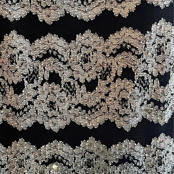 Betsy and Adam Bodycon dress size 10 black and silver sequins - Picture 3 of 4